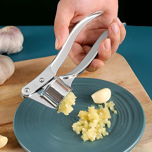 Heavy Duty Stainless Steel Garlic Press Manual Zinc Alloy Garlic Crusher and Mincer with Large Capacity Rustproof Design for Easy Kitchen Use