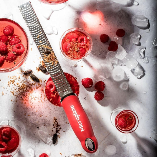 Microplane Premium Series Zester Grater, Tomato, Cheese, Grater, Ginger, Garlic, Almond, Chocolate, Onions, Official Microplane Japan