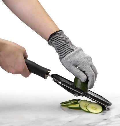 Microplane Cut Resistant Glove Keep Hands Safe in The Kitchen, One Size (Pack of 1)